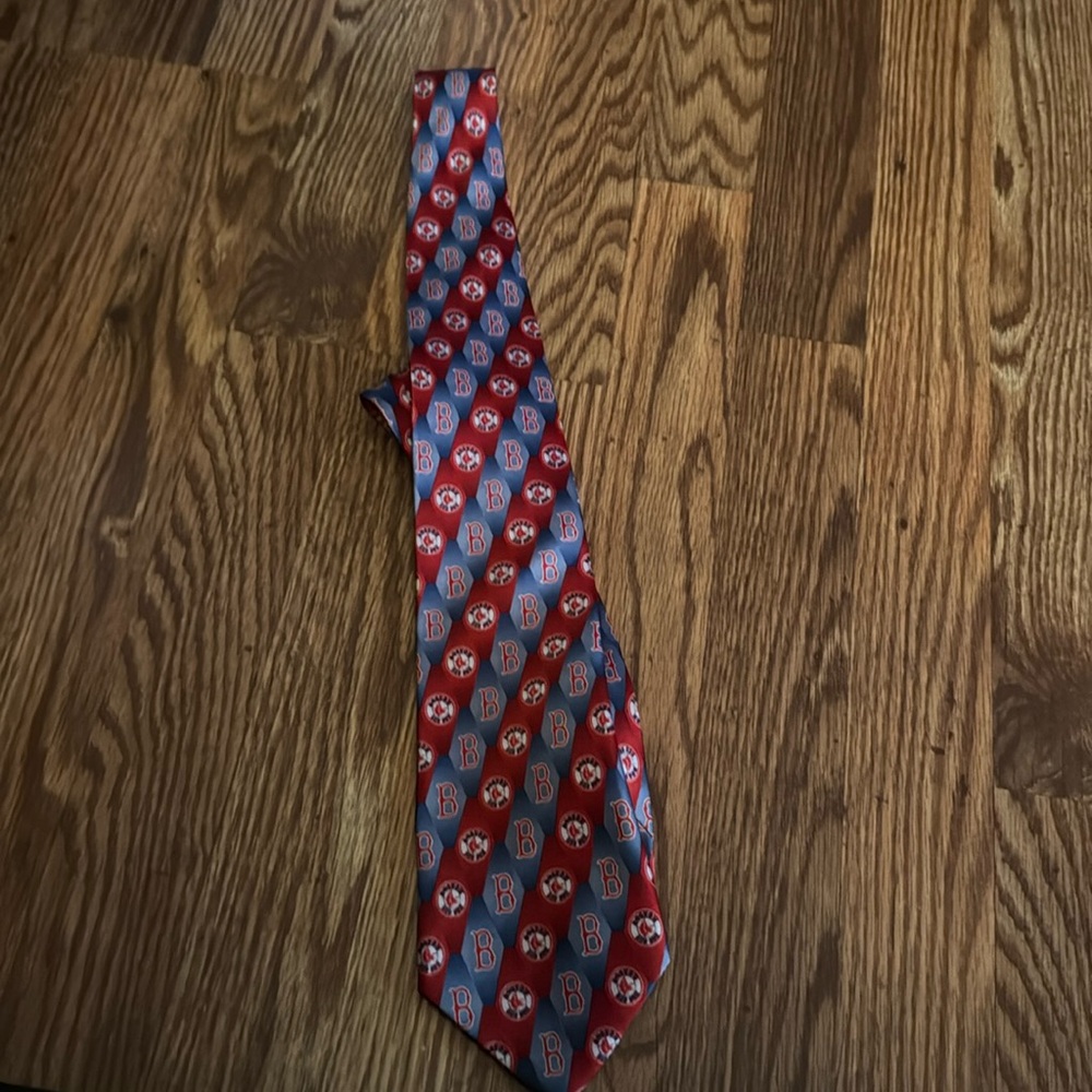 Boston Redsox MLB tie used a couple times